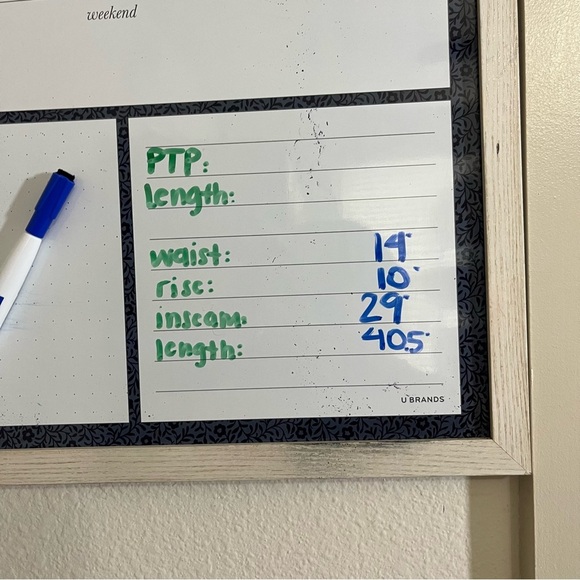 Levi's Women Low Pro Jeans 25" Dark Wash Rip Knee Straight Leg Western - Picture 9 of 12